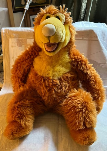 Bear the big blue house - in,